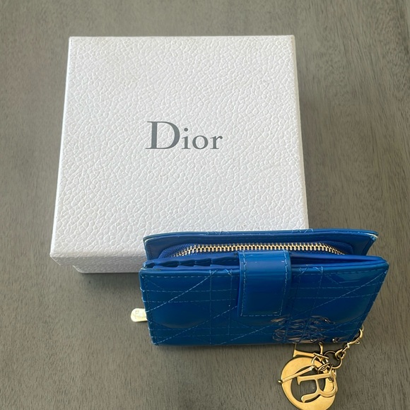 ❌SOLD❌ Dior Blue Cannage Patent Leather Zip Around Bifold Wallet - Picture 3 of 15